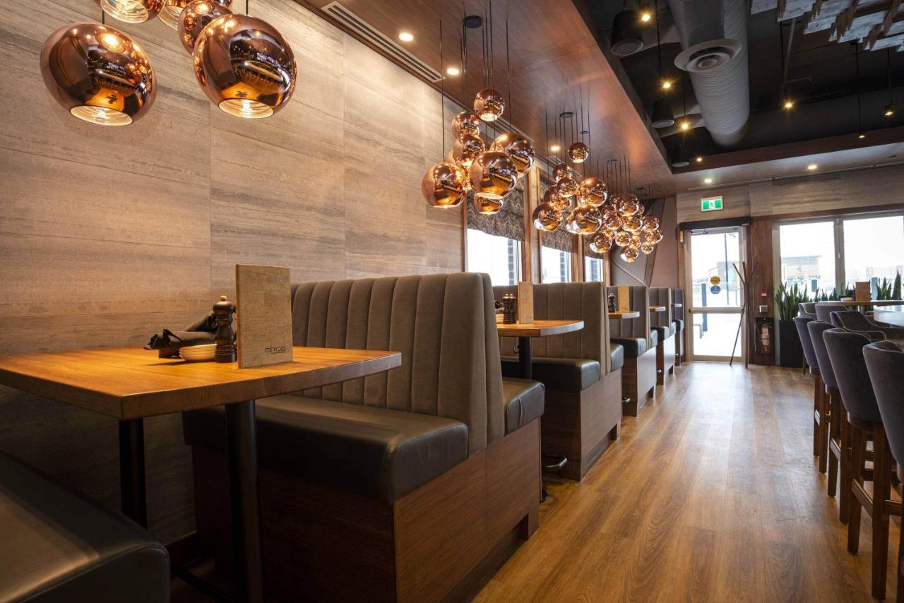 Sandman Signature Sherwood Park Hotel Экстерьер фото