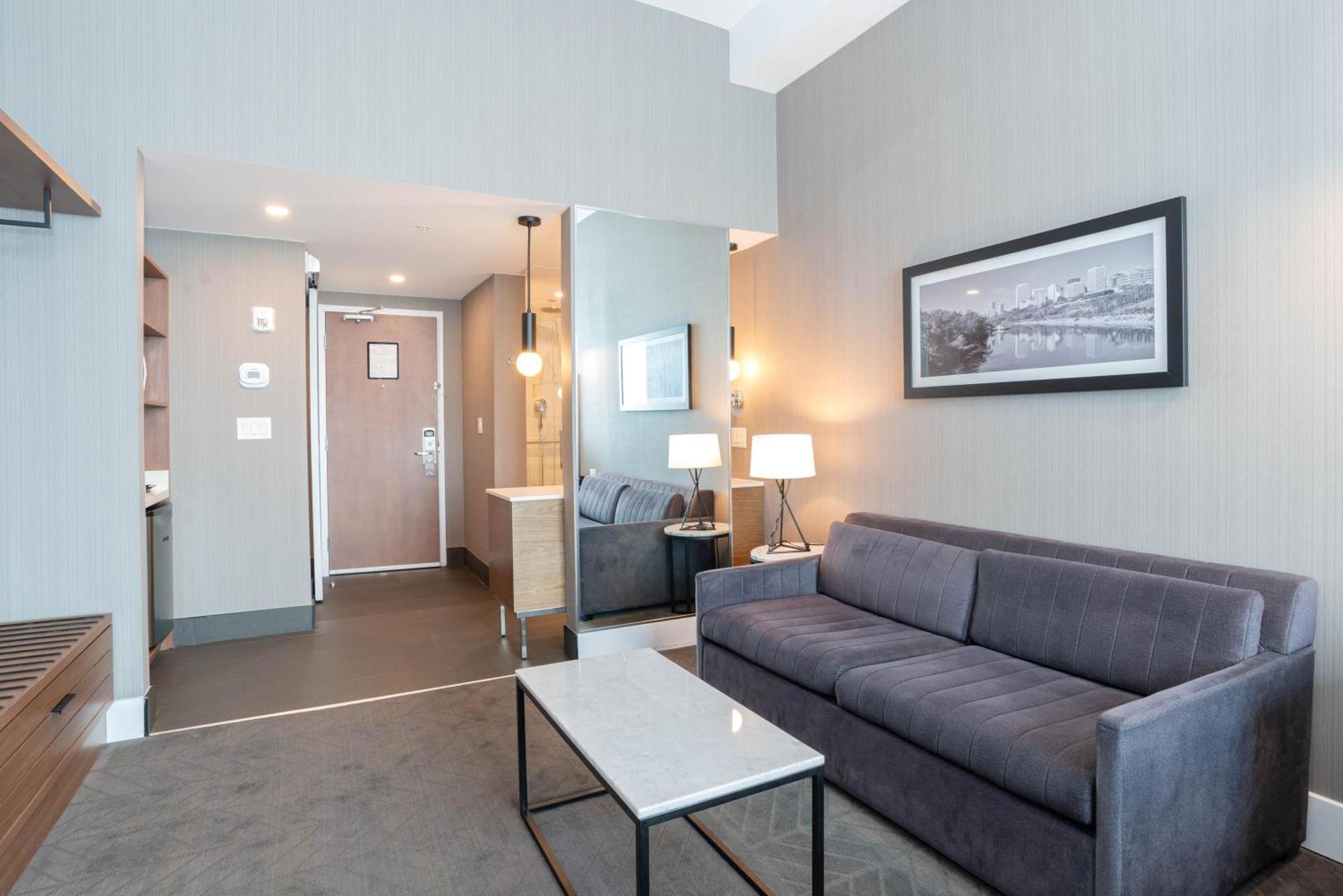 Sandman Signature Sherwood Park Hotel Экстерьер фото